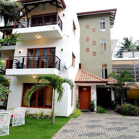 Hotel Shanelo Negombo Esterno foto