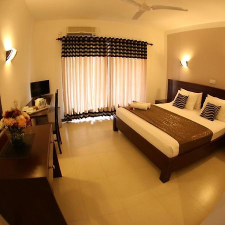 Hotel Shanelo Negombo Esterno foto
