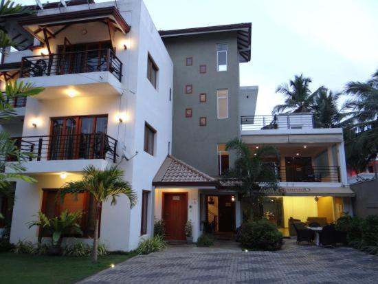 Hotel Shanelo Negombo Esterno foto