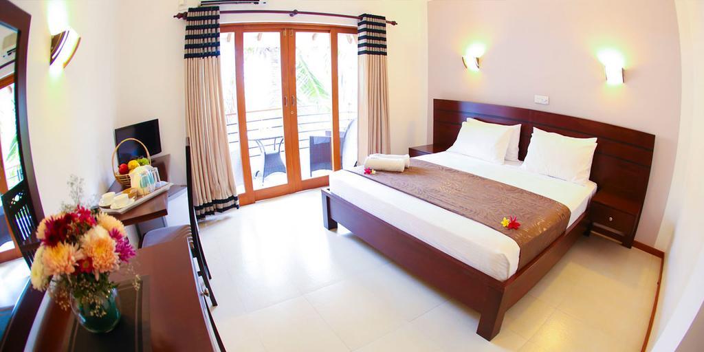 Hotel Shanelo Negombo Esterno foto
